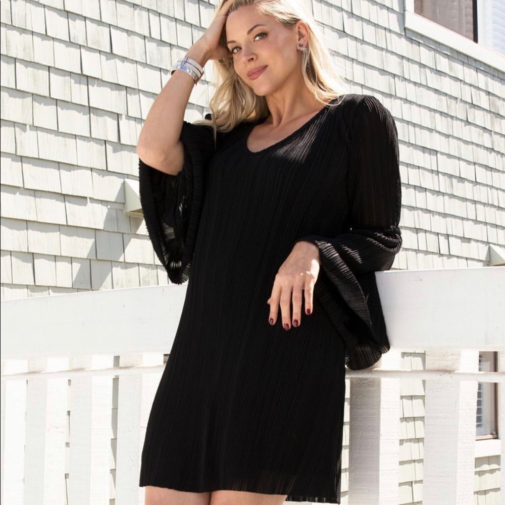 MICHAEL STARS BELL SLEEVE DRESS